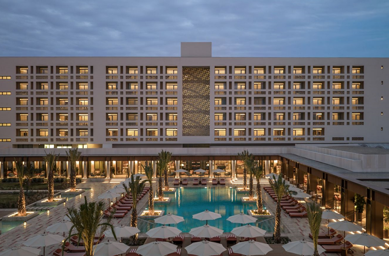 The Landmark Nicosia: &Eta; luxury &pi;&lambda;&epsilon;&upsilon;&rho;ά &tau;&eta;&sigmaf; &Lambda;&epsilon;&upsilon;&kappa;&omega;&sigma;ί&alpha;&sigmaf; &pi;&omicron;&upsilon; &alpha;&xi;ί&zeta;&epsilon;&iota; &nu;&alpha; &zeta;ή&sigma;&epsilon;&iota;&sigmaf;