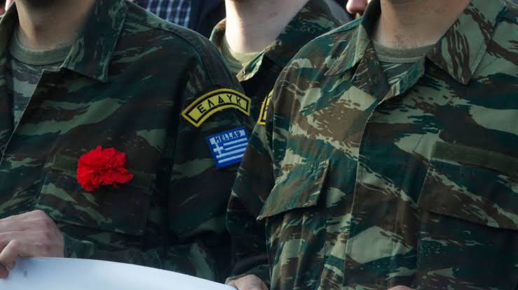 &Tau;&omicron; &Kappa;&Kappa;&Epsilon; &beta;&lambda;έ&pi;&epsilon;&iota;... &alpha;&kappa;&rho;&omicron;&delta;&epsilon;&xi;&iota;ά &sigma;&tau;&eta;&nu; &Epsilon;&Lambda;&Delta;&Upsilon;&Kappa;
