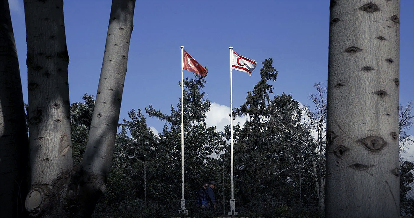 &laquo;&Mu;&omicron;&nu;&omicron;&mu;&epsilon;&rho;ή &pi;&alpha;&rho;έ&mu;&beta;&alpha;&sigma;&eta;&raquo; &chi;&alpha;&rho;&alpha;&kappa;&tau;&eta;&rho;ί&zeta;&epsilon;&iota; &tau;&omicron; &psi;&epsilon;&upsilon;&delta;&omicron;&kappa;&rho;ά&tau;&omicron;&sigmaf; &tau;&omicron;&nu; &delta;&iota;&omicron;&rho;&iota;&sigma;&mu;ό &epsilon;&iota;&delta;&iota;&kappa;&omicron;ύ &epsilon;&kappa;&pi;&rho;&omicron;&sigma;ώ&pi;&omicron;&upsilon; &tau;&eta;&sigmaf; &Epsilon;&Epsilon;