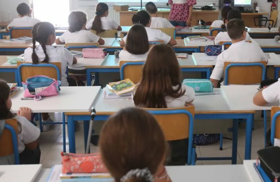 &Upsilon;&Pi;&Alpha;&Nu; &gamma;&iota;&alpha; Έ&kappa;&theta;&epsilon;&sigma;&eta; &Epsilon;&lambda;&epsilon;&gamma;&kappa;&tau;&iota;&kappa;ή&sigmaf; &Upsilon;&pi;&eta;&rho;&epsilon;&sigma;ί&alpha;&sigmaf;: &Delta;&iota;&alpha;&chi;&rho;&omicron;&nu;&iota;&kappa;ά &tau;&alpha; &pi;&rho;&omicron;&beta;&lambda;ή&mu;&alpha;&tau;&alpha; &sigma;&tau;&alpha; &sigma;&chi;&omicron;&lambda;&epsilon;ί&alpha;, &alpha;&lambda;&lambda;ά &omicron; &pi;&rho;&omicron;&gamma;&rho;&alpha;&mu;&mu;&alpha;&tau;&iota;&sigma;&mu;ό&sigmaf; &tau;&rho;έ&chi;&epsilon;&iota;