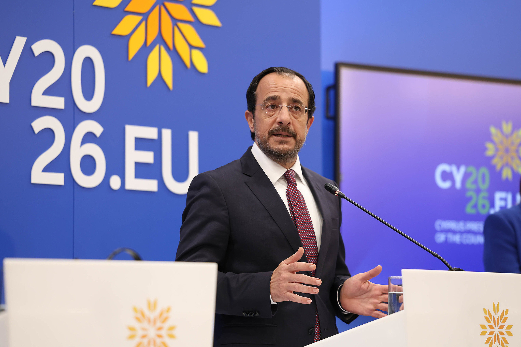 &Chi;&rho;&iota;&sigma;&tau;&omicron;&delta;&omicron;&upsilon;&lambda;ί&delta;&eta;&sigmaf;: &Eta; &Kappa;&upsilon;&pi;&rho;&iota;&alpha;&kappa;ή &Pi;&rho;&omicron;&epsilon;&delta;&rho;ί&alpha; ά&phi;&eta;&sigma;&epsilon; &iota;&sigma;&chi;&upsilon;&rho;ό &epsilon;&upsilon;&rho;&omega;&pi;&alpha;ϊ&kappa;ό &kappa;&alpha;&iota; &epsilon;&theta;&nu;&iota;&kappa;ό &alpha;&pi;&omicron;&tau;ύ&pi;&omega;&mu;&alpha;