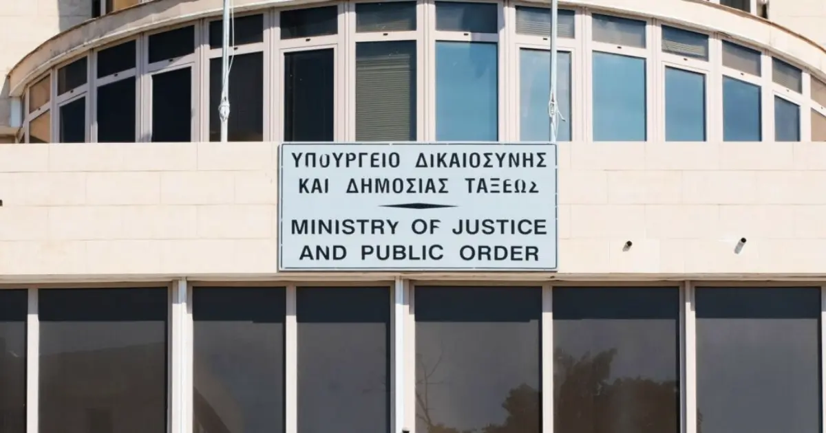 &Upsilon;&pi;&omicron;&upsilon;&rho;&gamma;&epsilon;ί&omicron; &Delta;&iota;&kappa;&alpha;&iota;&omicron;&sigma;ύ&nu;&eta;&sigmaf;: &Pi;&alpha;&rho;&alpha;&gamma;&omega;&gamma;&iota;&kappa;ό &epsilon;&xi;ά&mu;&eta;&nu;&omicron; &mu;&epsilon; &omicron;&upsilon;&sigma;&iota;&alpha;&sigma;&tau;&iota;&kappa;ά &alpha;&pi;&omicron;&tau;&epsilon;&lambda;έ&sigma;&mu;&alpha;&tau;&alpha; &gamma;&iota;&alpha; &tau;&eta;&nu; &Kappa;&upsilon;&pi;&rho;&iota;&alpha;&kappa;ή &Pi;&rho;&omicron;&epsilon;&delta;&rho;ί&alpha;