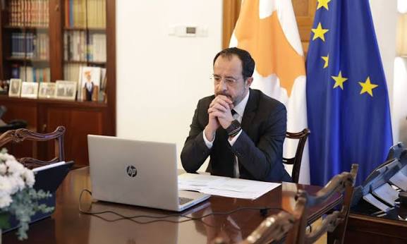 &Tau;&alpha; &pi;&rho;ό&sigma;&omega;&pi;&alpha; &pi;&omicron;&upsilon; έ&chi;&omicron;&upsilon;&nu; &laquo;&kappa;&lambda;&epsilon;&iota;&delta;ώ&sigma;&epsilon;&iota;&raquo; &sigma;&tau;&omicron;&nu; &alpha;&nu;&alpha;&sigma;&chi;&eta;&mu;&alpha;&tau;&iota;&sigma;&mu;ό - &Gamma;&iota;&alpha;&tau;ί &pi;&alpha;ί&rho;&nu;&epsilon;&iota; &pi;&alpha;&rho;ά&tau;&alpha;&sigma;&eta; &eta; &alpha;&nu;&alpha;&kappa;&omicron;ί&nu;&omega;&sigma;ή &tau;&omicron;&upsilon;