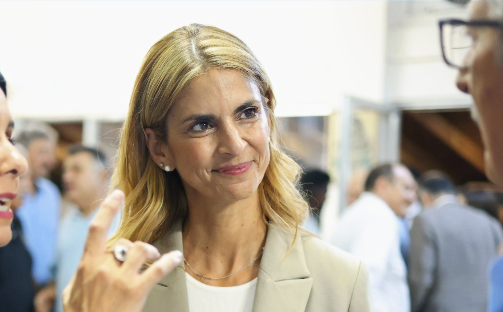 Έ&nu;&alpha; &beta;ή&mu;&alpha; &pi;&rho;&iota;&nu; &tau;&eta;&nu; &upsilon;&pi;&omicron;&upsilon;&rho;&gamma;&omicron;&pi;&omicron;ί&eta;&sigma;ή &tau;&eta;&sigmaf; &eta; &Tau;ί&nu;&alpha; &Pi;&alpha;ύ&lambda;&omicron;&upsilon;, &alpha;&rho;&iota;&sigma;&tau;ί&nu;&delta;&eta;&nu; &upsilon;&pi;&omicron;&psi;ή&phi;&iota;&alpha; &mu;&epsilon; &tau;&omicron;&nu; &Delta;&Eta;&Sigma;&Upsilon;