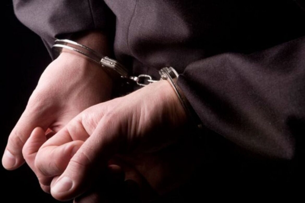 &Sigma;&upsilon;&nu;&epsilon;&lambda;ή&phi;&theta;&eta; 43&chi;&rho;&omicron;&nu;&omicron;&sigmaf;: &Pi;ή&gamma;&epsilon; &sigma;&tau;&omicron; &Delta;&iota;&kappa;&alpha;&sigma;&tau;ή&rho;&iota;&omicron; &Lambda;&epsilon;&mu;&epsilon;&sigma;&omicron;ύ &mu;&epsilon; &phi;&upsilon;&sigma;ί&gamma;&gamma;&iota;&alpha; &sigma;&tau;&omicron; &tau;&sigma;&alpha;&nu;&tau;ά&kappa;&iota;