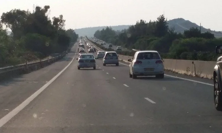 &Alpha;&upsilon;&xi;&eta;&mu;έ&nu;&eta; &kappa;ί&nu;&eta;&sigma;&eta; &sigma;&tau;&omicron;&nu; &alpha;&upsilon;&tau;&omicron;&kappa;&iota;&nu;&eta;&tau;ό&delta;&rho;&omicron;&mu;&omicron; &Alpha;&mu;&mu;&omicron;&chi;ώ&sigma;&tau;&omicron;&upsilon;