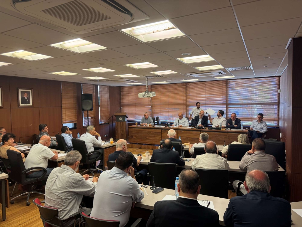 &Sigma;&tau;&omicron;&upsilon;&sigmaf; &delta;&rho;ό&mu;&omicron;&upsilon;&sigmaf; &omicron;&iota; &Delta;ή&mu;&omicron;&iota; &sigma;&tau;&iota;&sigmaf; 3 &Alpha;&upsilon;&gamma;&omicron;ύ&sigma;&tau;&omicron;&upsilon; - &Tau;&iota; &alpha;&pi;&omicron;&phi;&alpha;&sigma;ί&sigma;&tau;&eta;&kappa;&epsilon; &kappa;&alpha;&tau;ά &tau;&eta; &sigma;&eta;&mu;&epsilon;&rho;&iota;&nu;ή &sigma;ύ&sigma;&kappa;&epsilon;&psi;&eta;