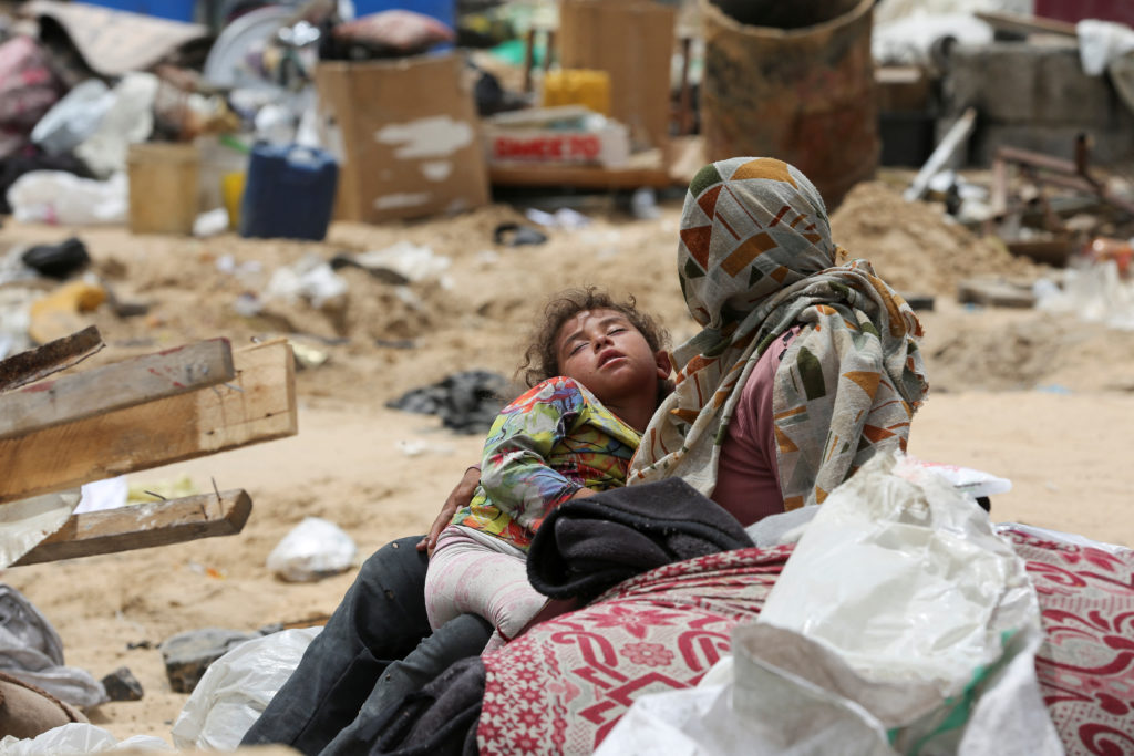 &Gamma;ά&zeta;&alpha;: &Epsilon;&pi;ί&theta;&epsilon;&sigma;&eta; &sigma;&epsilon; &alpha;&mu;ά&chi;&omicron;&upsilon;&sigmaf; έ&xi;&omega; &alpha;&pi;ό &sigma;&chi;&omicron;&lambda;&epsilon;ί&omicron; &tau;&eta;&sigmaf; UNRWA