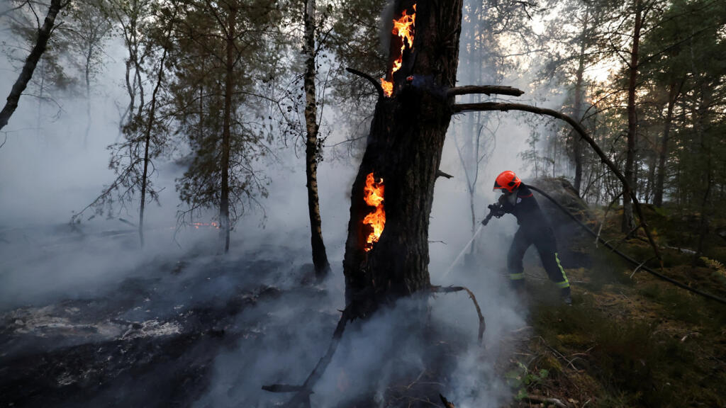 &Gamma;&alpha;&lambda;&lambda;ί&alpha;: &Epsilon;&theta;&epsilon;&lambda;&omicron;&nu;&tau;ή&sigmaf; &pi;&upsilon;&rho;&omicron;&sigma;&beta;έ&sigma;&tau;&eta;&sigmaf; &omicron;&mu;&omicron;&lambda;ό&gamma;&eta;&sigma;&epsilon; ό&tau;&iota; έ&beta;&alpha;&lambda;&epsilon; &tau;&eta; &phi;&omega;&tau;&iota;ά &sigma;&tau;&omicron; &delta;ά&sigma;&omicron;&sigmaf; &tau;&omicron;&upsilon; &Phi;&omicron;&nu;&tau;&epsilon;&nu;&epsilon;&mu;&pi;&lambda;ό