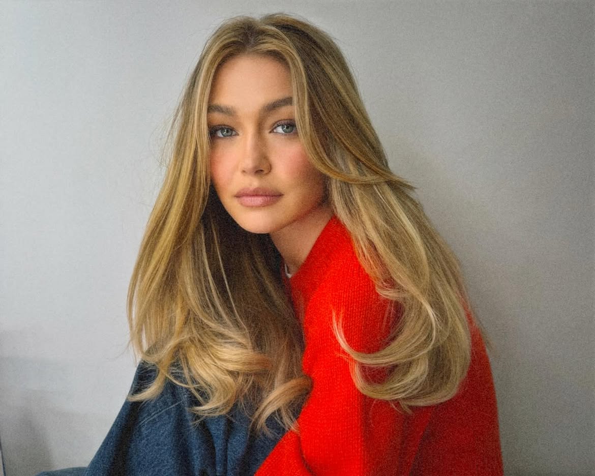 Gigi Hadid: &Tau;&omicron; &epsilon;&nu;&tau;&upsilon;&pi;&omega;&sigma;&iota;&alpha;&kappa;ό hair look &pi;&omicron;&upsilon; &epsilon;&pi;&iota;&mu;&epsilon;&lambda;ή&theta;&eta;&kappa;&epsilon; &omicron; Έ&lambda;&lambda;&eta;&nu;&alpha;&sigmaf; &kappa;&omicron;&mu;&mu;&omega;&tau;ή&sigmaf; &tau;&eta;&sigmaf; &omega;&sigmaf; &kappa;&alpha;&lambda;&epsilon;&sigma;&mu;έ&nu;&eta; &sigma;&epsilon; &gamma;ά&mu;&omicron;