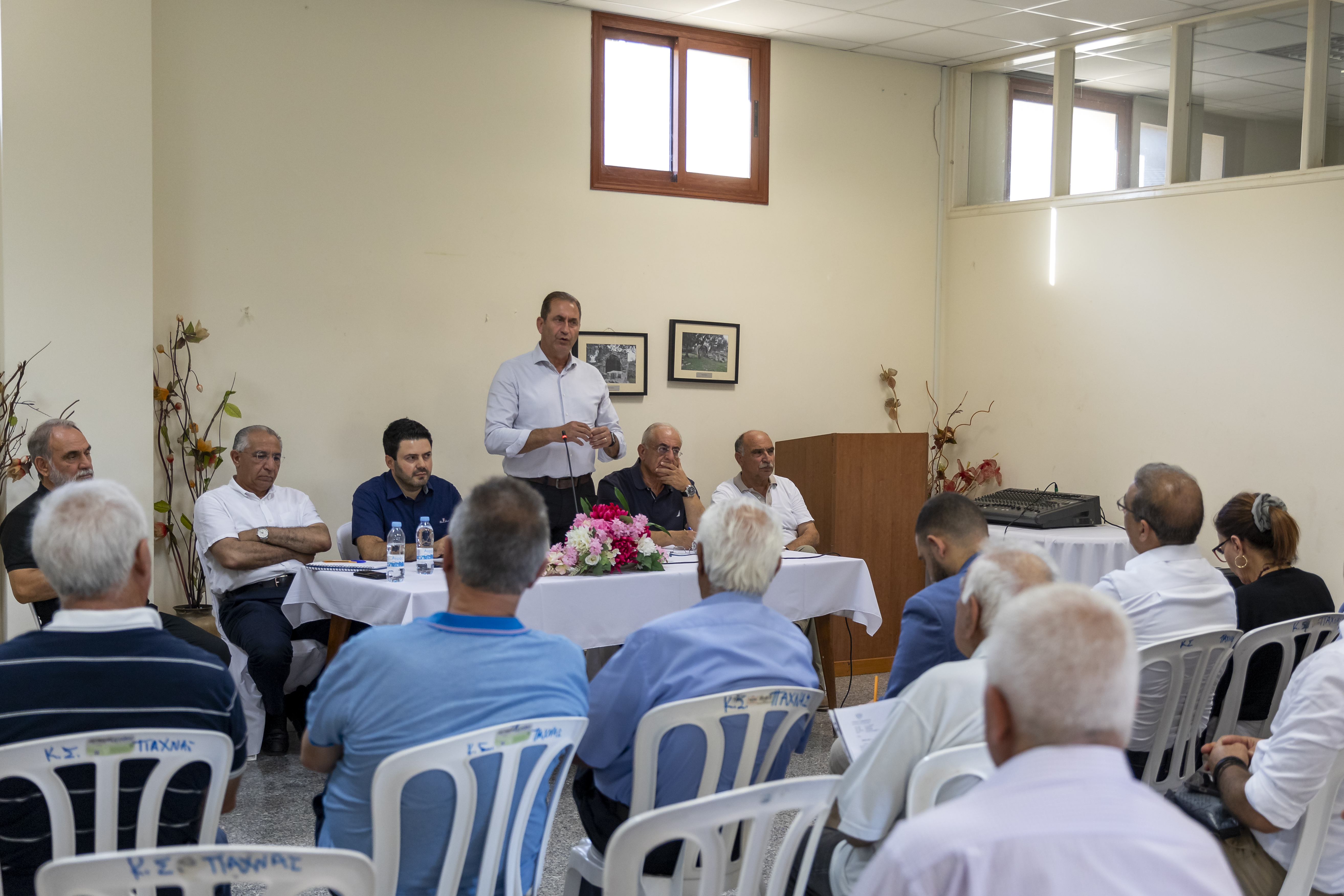 &Alpha;&Kappa;&Epsilon;&Lambda;: &Pi;&alpha;&rho;&alpha;&mu;έ&nu;&omicron;&upsilon;&nu; &omicron;&iota; &epsilon;&kappa;&kappa;&rho;&epsilon;&mu;ό&tau;&eta;&tau;&epsilon;&sigmaf; &sigma;&tau;&iota;&sigmaf; &pi;&upsilon;&rho;ό&pi;&lambda;&eta;&kappa;&tau;&epsilon;&sigmaf; &kappa;&omicron;&iota;&nu;ό&tau;&eta;&tau;&epsilon;&sigmaf; &tau;&eta;&sigmaf; &Lambda;&epsilon;&mu;&epsilon;&sigma;&omicron;ύ