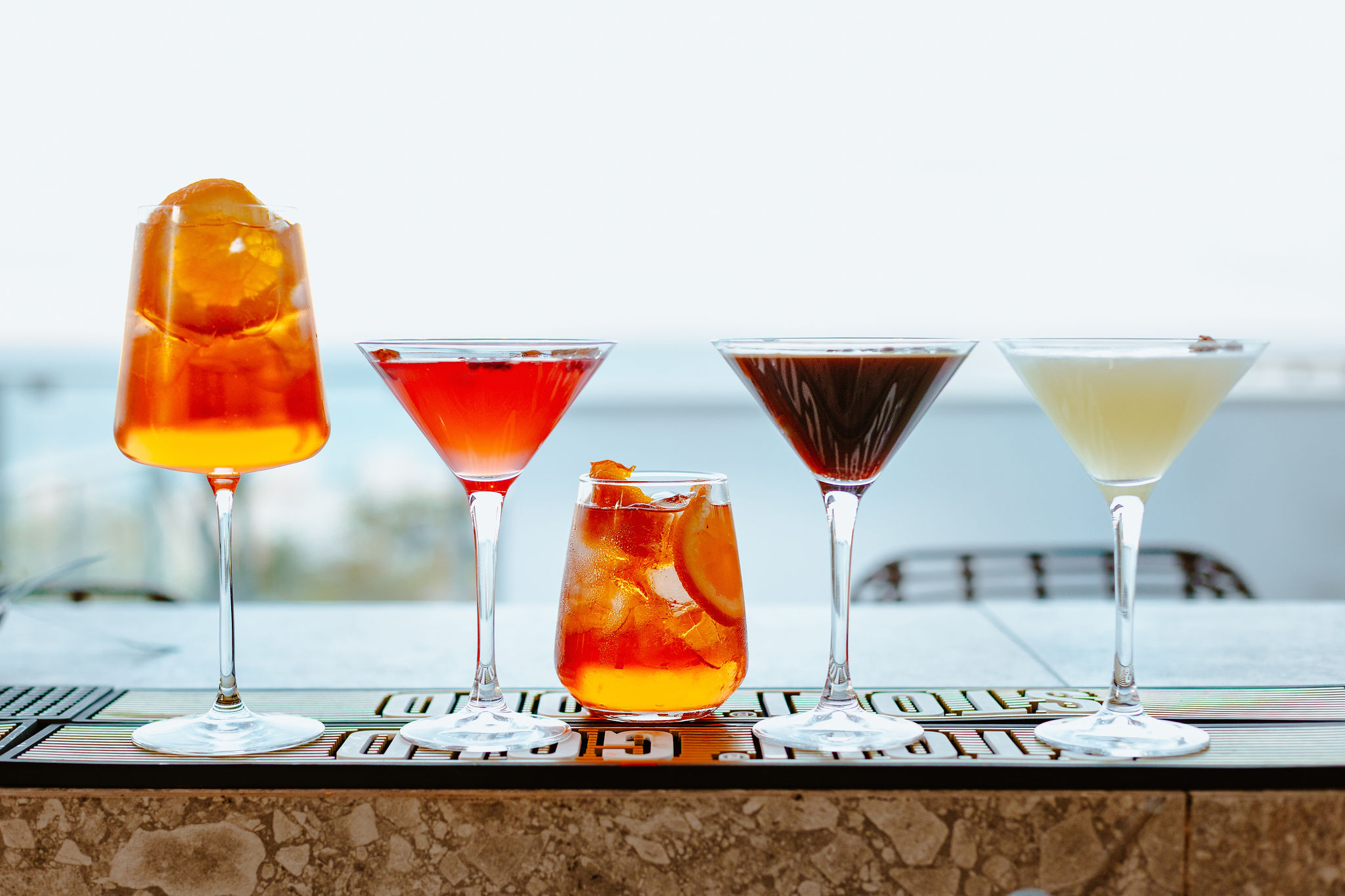 &Zeta;ή&sigma;&alpha;&mu;&epsilon; &tau;&eta;&nu; &alpha;&pi;ό&lambda;&upsilon;&tau;&eta; &kappa;&alpha;&lambda;&omicron;&kappa;&alpha;&iota;&rho;&iota;&nu;ή έ&xi;&omicron;&delta;&omicron; &sigma;&tau;&omicron; 7Skies Roof Bar &kappa;&alpha;&iota; &sigma;&tau;&omicron; &pi;&rho;&omicron;&tau;&epsilon;ί&nu;&omicron;&upsilon;&mu;&epsilon; &alpha;&nu;&epsilon;&pi;&iota;&phi;ύ&lambda;&alpha;&kappa;&tau;&alpha;