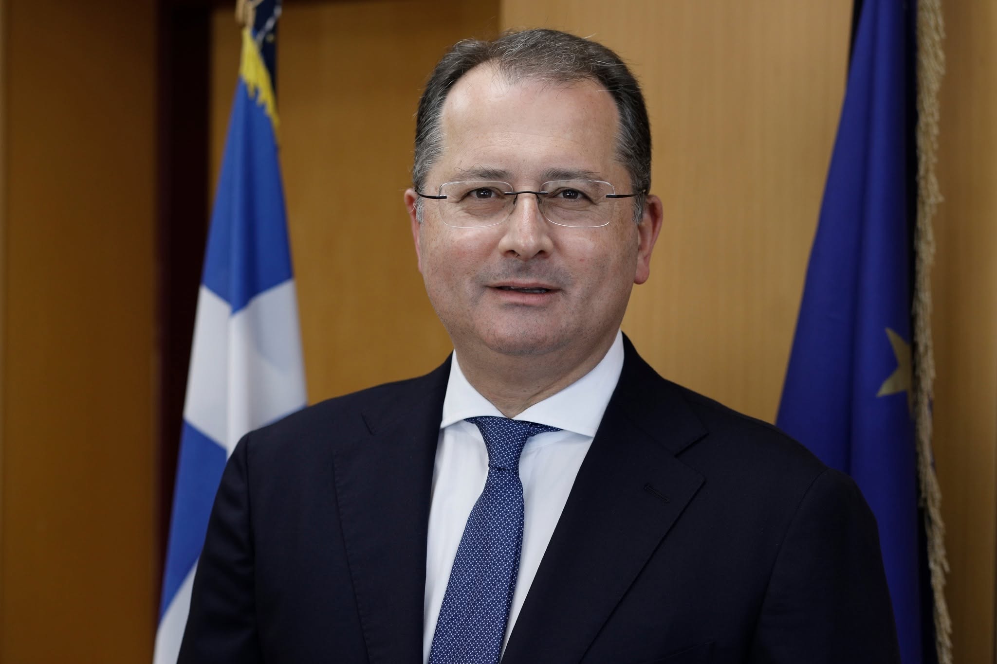 &Sigma;&tau;&eta;&nu; &Kappa;ύ&pi;&rho;&omicron; &omicron; &Gamma;&epsilon;ώ&rho;&gamma;&iota;&omicron;&sigmaf; &Sigma;&tau;ύ&lambda;&iota;&omicron;&sigmaf; &gamma;&iota;&alpha; &tau;&iota;&sigmaf; &epsilon;&pi;&epsilon;&tau;&epsilon;ί&omicron;&upsilon;&sigmaf; &tau;&omicron;&upsilon; 1974