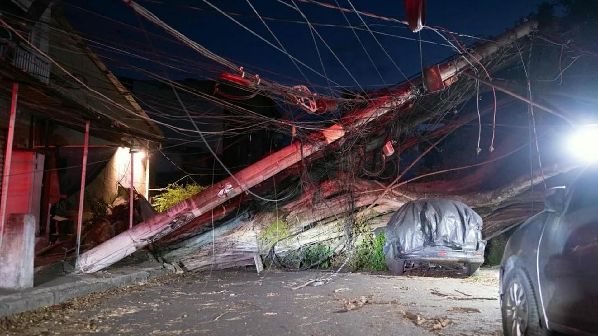 &Tau;&rho;ό&mu;&omicron;&sigmaf; &alpha;&pi;ό &alpha;&nu;έ&mu;&omicron;&upsilon;&sigmaf; &sigma;&tau;&eta; &Beta;&rho;&alpha;&zeta;&iota;&lambda;ί&alpha;: &Pi;έ&nu;&tau;&epsilon; &nu;&epsilon;&kappa;&rho;&omicron;ί, &omicron;&iota; &delta;ύ&omicron; &kappa;&alpha;&tau;&alpha;&pi;&lambda;&alpha;&kappa;ώ&theta;&eta;&kappa;&alpha;&nu; &alpha;&pi;ό &tau;&omicron;ί&chi;&omicron; &pi;&omicron;&upsilon; &kappa;&alpha;&tau;έ&rho;&rho;&epsilon;&upsilon;&sigma;&epsilon; (&beta;ί&nu;&tau;&epsilon;&omicron;)