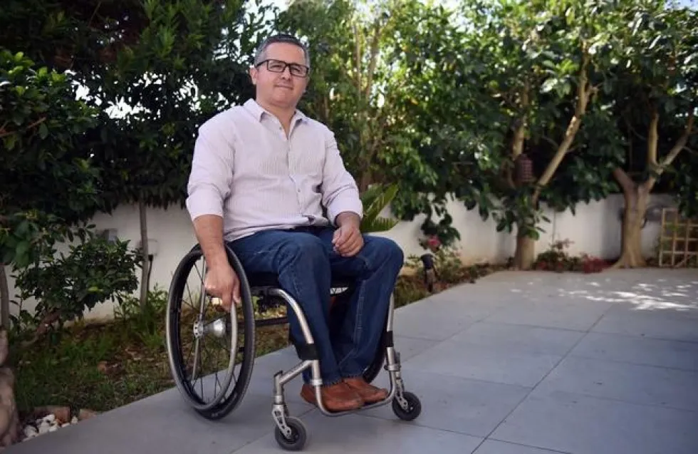 &Delta;. &Lambda;&alpha;&mu;&pi;&rho;&iota;&alpha;&nu;ί&delta;&eta;&sigmaf;: &Alpha;&nu;&epsilon;&pi;&alpha;&rho;&kappa;ή&sigmaf; &eta; &pi;&rho;ό&tau;&alpha;&sigma;&eta; &tau;&omicron;&upsilon; &Upsilon;&phi;. &Kappa;&omicron;&iota;&nu;&omega;&nu;&iota;&kappa;ή&sigmaf; &Pi;&rho;ό&nu;&omicron;&iota;&alpha;&sigmaf; &gamma;&iota;&alpha; &tau;&alpha; &Alpha;&mu;&epsilon;&Alpha;