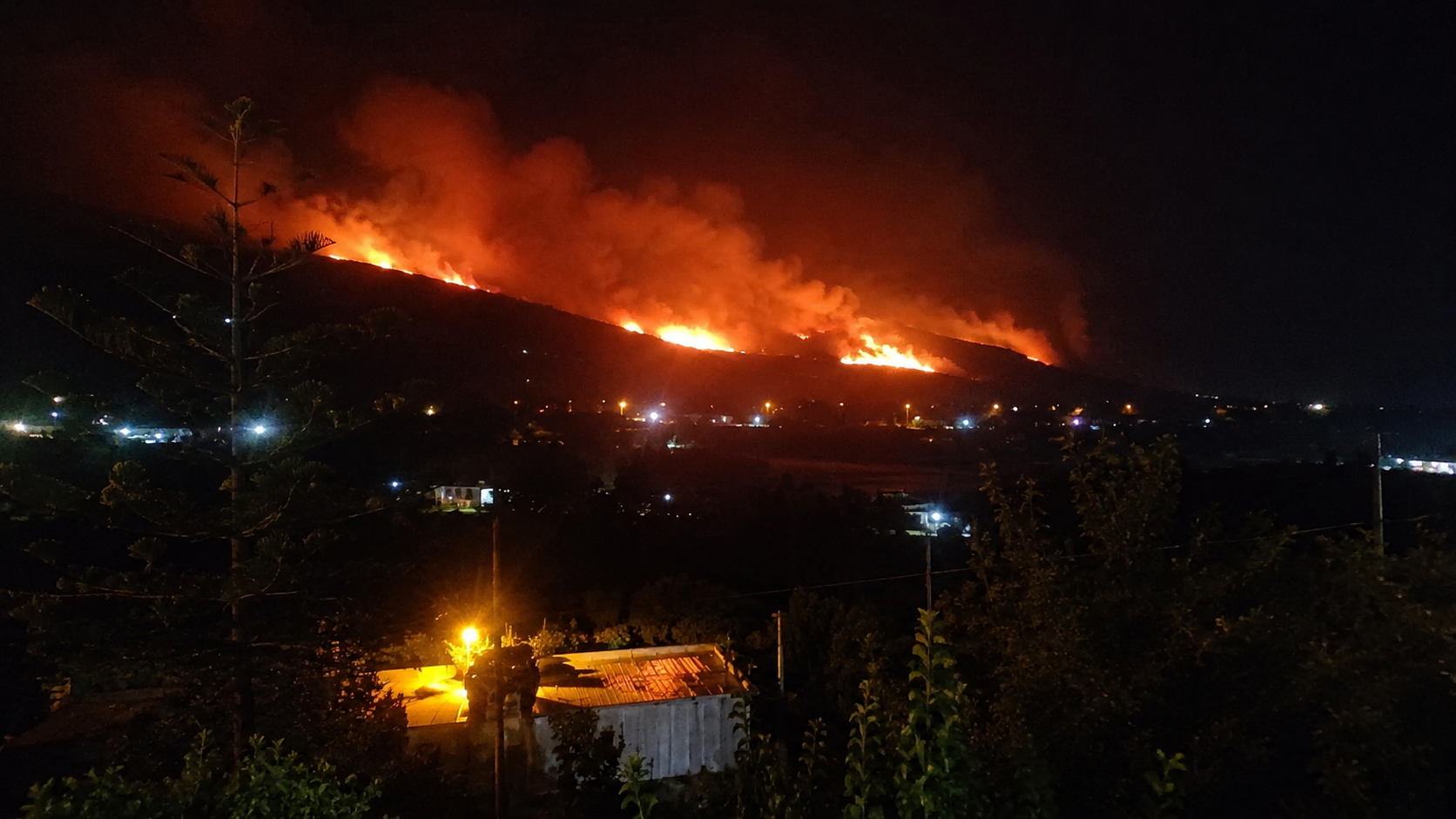 Ά&lambda;&lambda;&omicron; &Mu;&alpha;&rho;ί, ά&lambda;&lambda;&omicron; &Alpha;&gamma;ί&alpha; Ά&nu;&nu;&alpha; &sigma;ύ&nu;&tau;&rho;&omicron;&phi;&omicron;&iota; &tau;&omicron;&upsilon; &Alpha;&Kappa;&Epsilon;&Lambda;