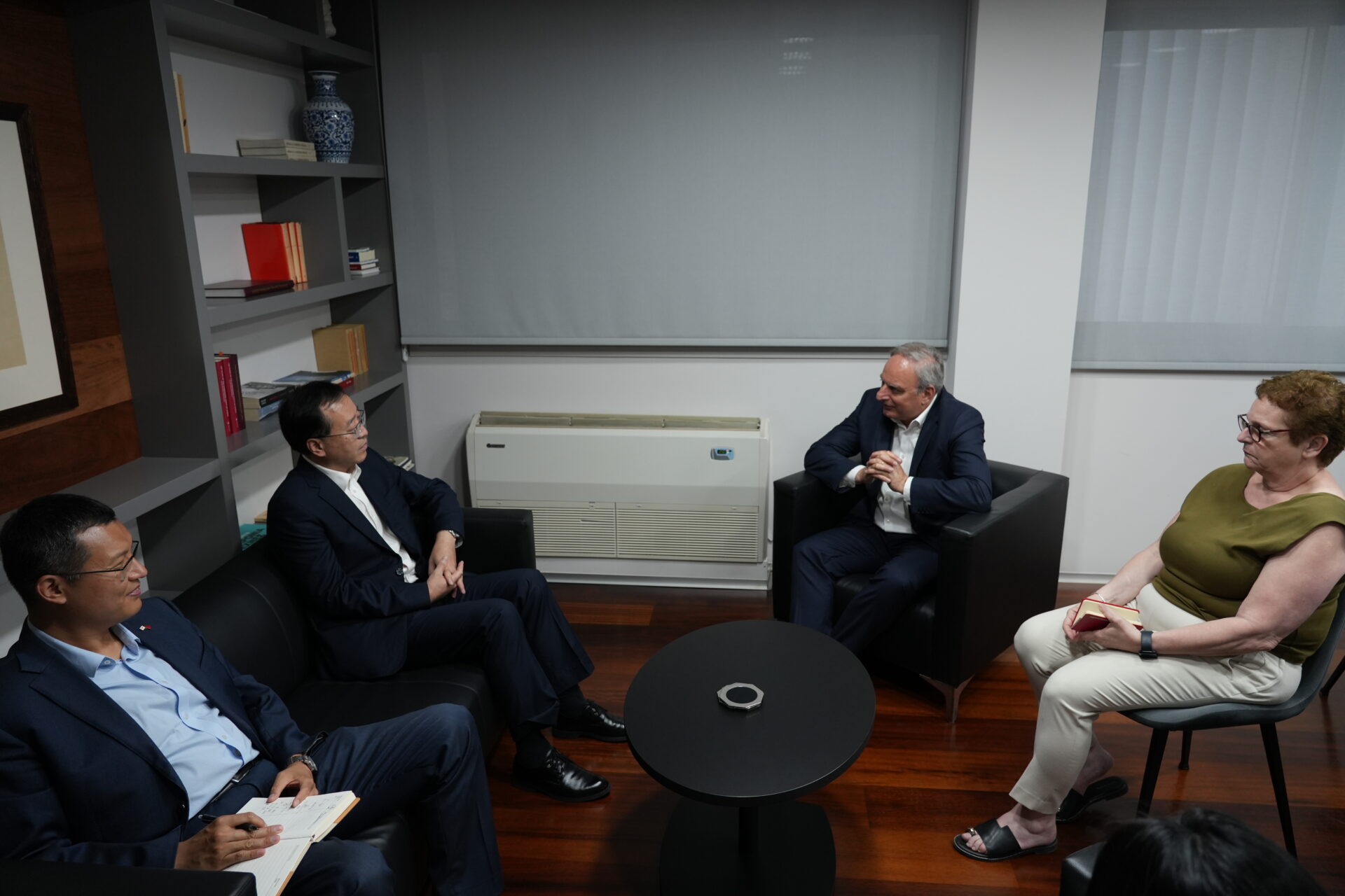 &Omicron; &Gamma;&Gamma; &tau;&omicron;&upsilon; &Alpha;&Kappa;&Epsilon;&Lambda; &epsilon;ί&chi;&epsilon; &sigma;&upsilon;&nu;ά&nu;&tau;&eta;&sigma;&eta; &mu;&epsilon; &tau;&omicron; &nu;έ&omicron; &pi;&rho;έ&sigma;&beta;&eta; &tau;&eta;&sigmaf; &Kappa;ί&nu;&alpha;&sigmaf;