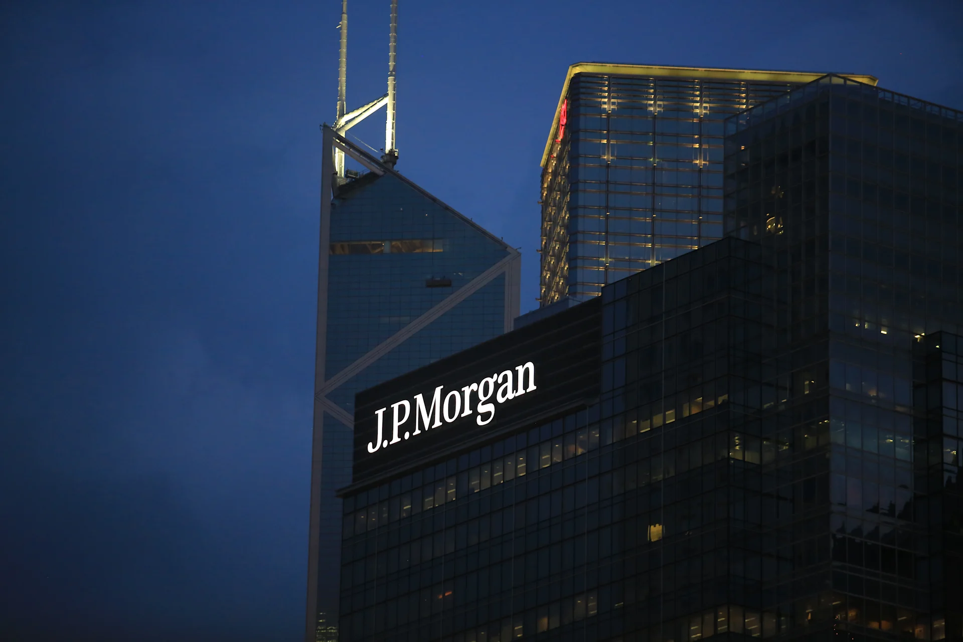 JPMorgan: &Alpha;&nu;&epsilon;&beta;ά&zeta;&epsilon;&iota; &tau;&omicron;&nu; &pi;ή&chi;&eta; &gamma;&iota;&alpha; &tau;&omicron;&nu; S P 500 &sigma;&tau;&iota;&sigmaf; 7.800 &mu;&omicron;&nu;ά&delta;&epsilon;&sigmaf; &ndash; &Omicron;&iota