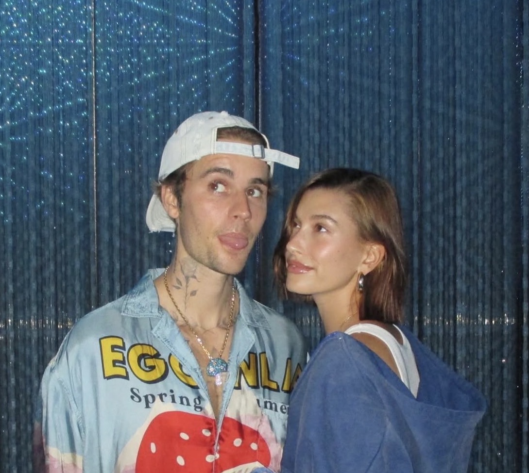 Justin &kappa;&alpha;&iota; Hailey Bieber &sigma;&tau;&iota;&sigmaf; &Sigma;&pi;έ&tau;&sigma;&epsilon;&sigmaf; &ndash; &Omicron;&iota; &phi;&omega;&tau;&omicron;&gamma;&rho;&alpha;&phi;ί&epsilon;&sigmaf; &pi;&omicron;&upsilon; &sigma;&upsilon;&zeta;&eta;&tau;&omicron;ύ&nu; ό&lambda;&omicron;&iota;