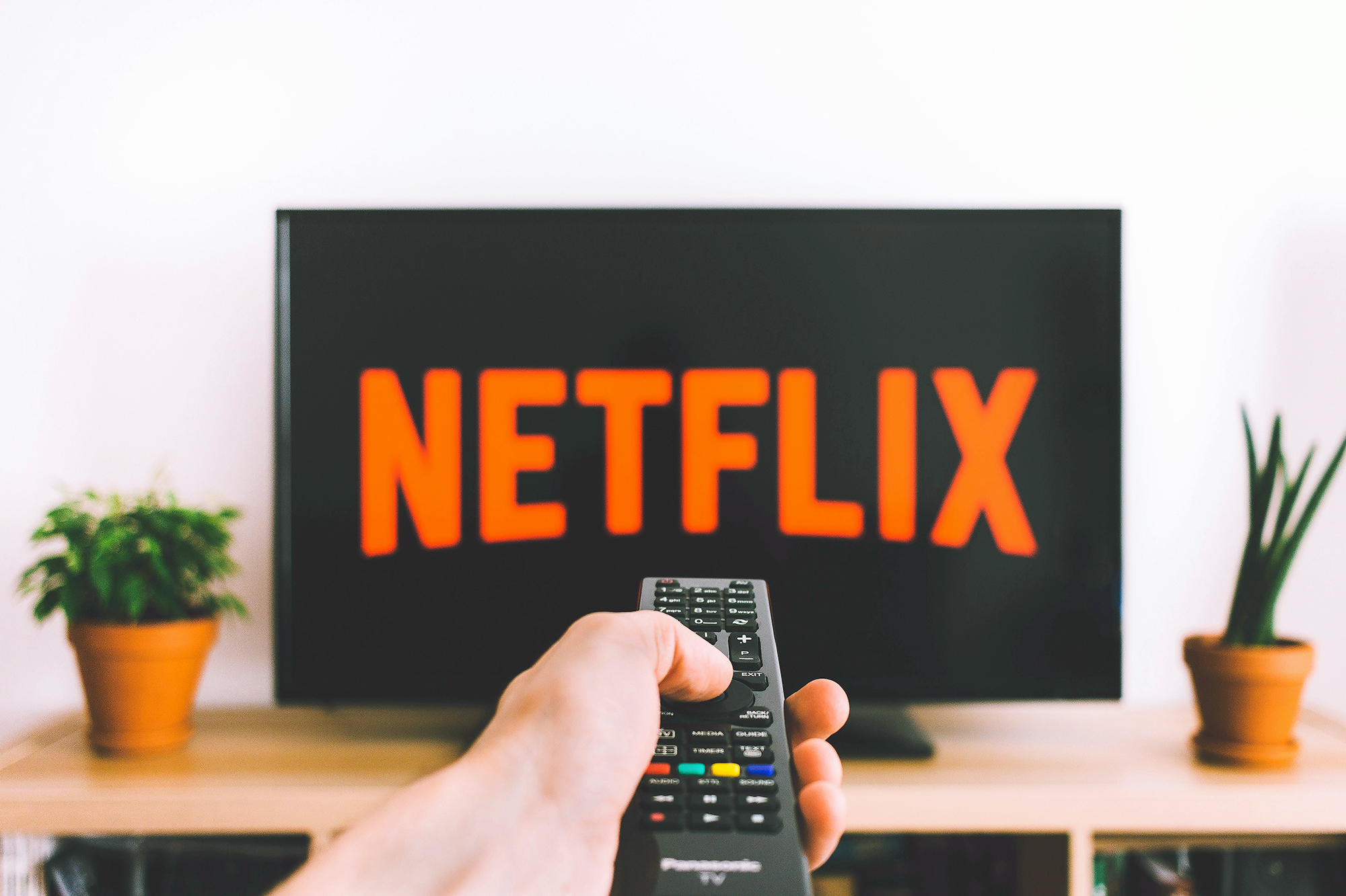 &Tau;&omicron;&nbsp;Netflix &sigma;&kappa;έ&phi;&tau;&epsilon;&tau;&alpha;&iota; &tau;&eta;&lambda;&epsilon;&omicron;&pi;&tau;&iota;&kappa;ά &kappa;&alpha;&nu;ά&lambda;&iota;&alpha; &pi;&omicron;&upsilon; &theta;&alpha; &pi;&alpha;ί&zeta;&omicron;&upsilon;&nu; ό&lambda;&omicron; &tau;&omicron; 24&omega;&rho;&omicron;