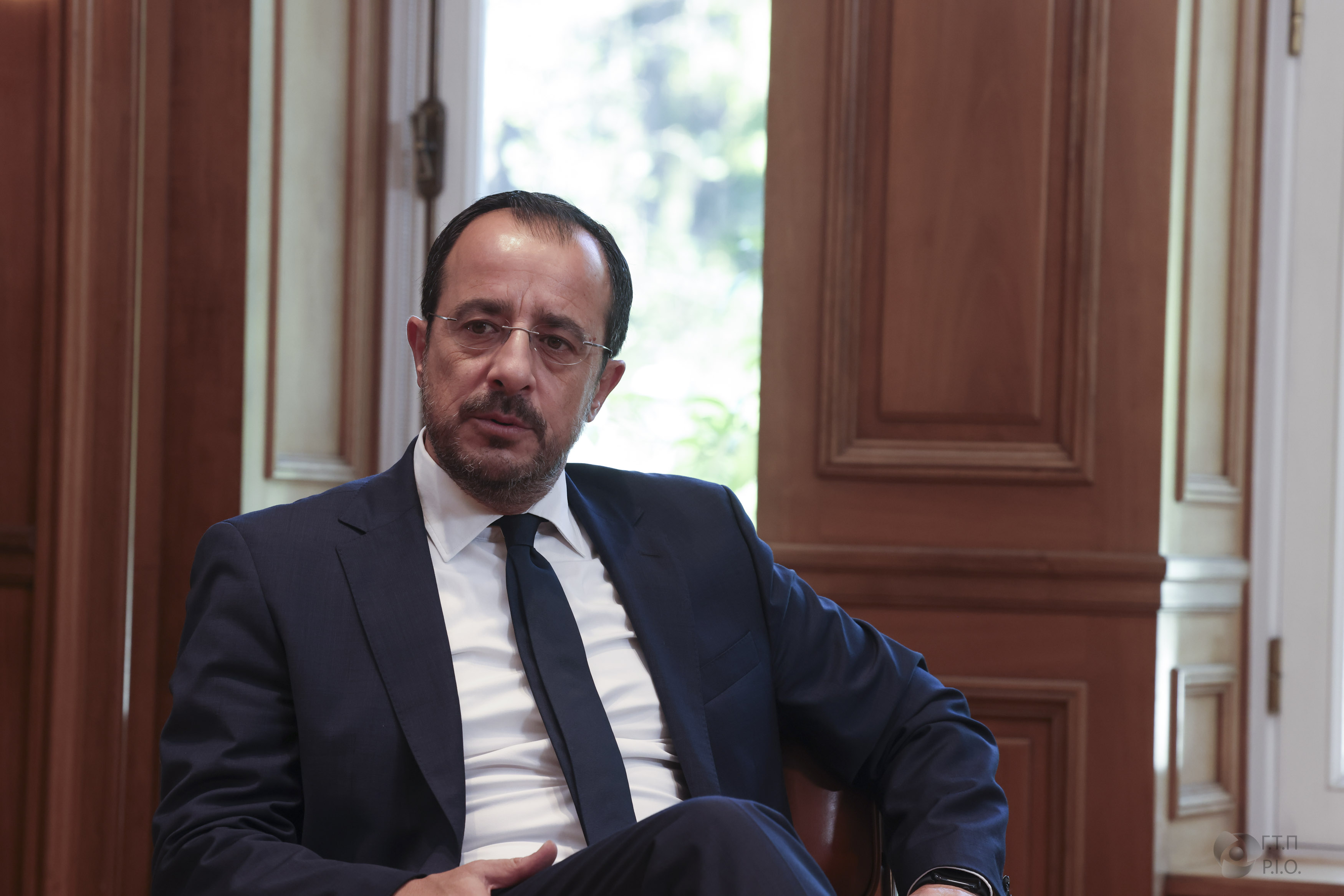 &Epsilon;&nu;&tau;ό&sigmaf; &omega;&rho;ώ&nu; &omicron; &alpha;&nu;&alpha;&sigma;&chi;&eta;&mu;&alpha;&tau;&iota;&sigma;&mu;ό&sigmaf;