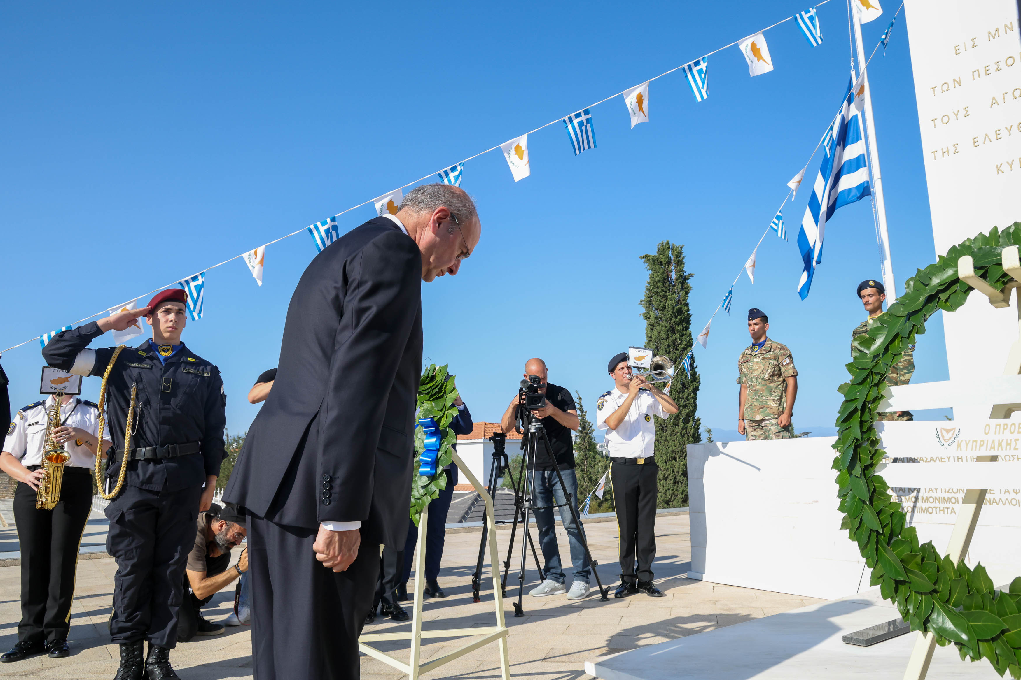 &Kappa;&omega;&sigma;&tau;ή&sigmaf; &Chi;&alpha;&tau;&zeta;&eta;&delta;ά&kappa;&eta;&sigmaf;: &Eta; &Epsilon;&lambda;&lambda;ά&delta;&alpha; ή&tau;&alpha;&nu;, &epsilon;ί&nu;&alpha;&iota; &kappa;&alpha;&iota; &theta;&alpha; &epsilon;ί&nu;&alpha;&iota; &delta;ί&pi;&lambda;&alpha; &sigma;&tau;&eta;&nu; &Kappa;ύ&pi;&rho;&omicron;