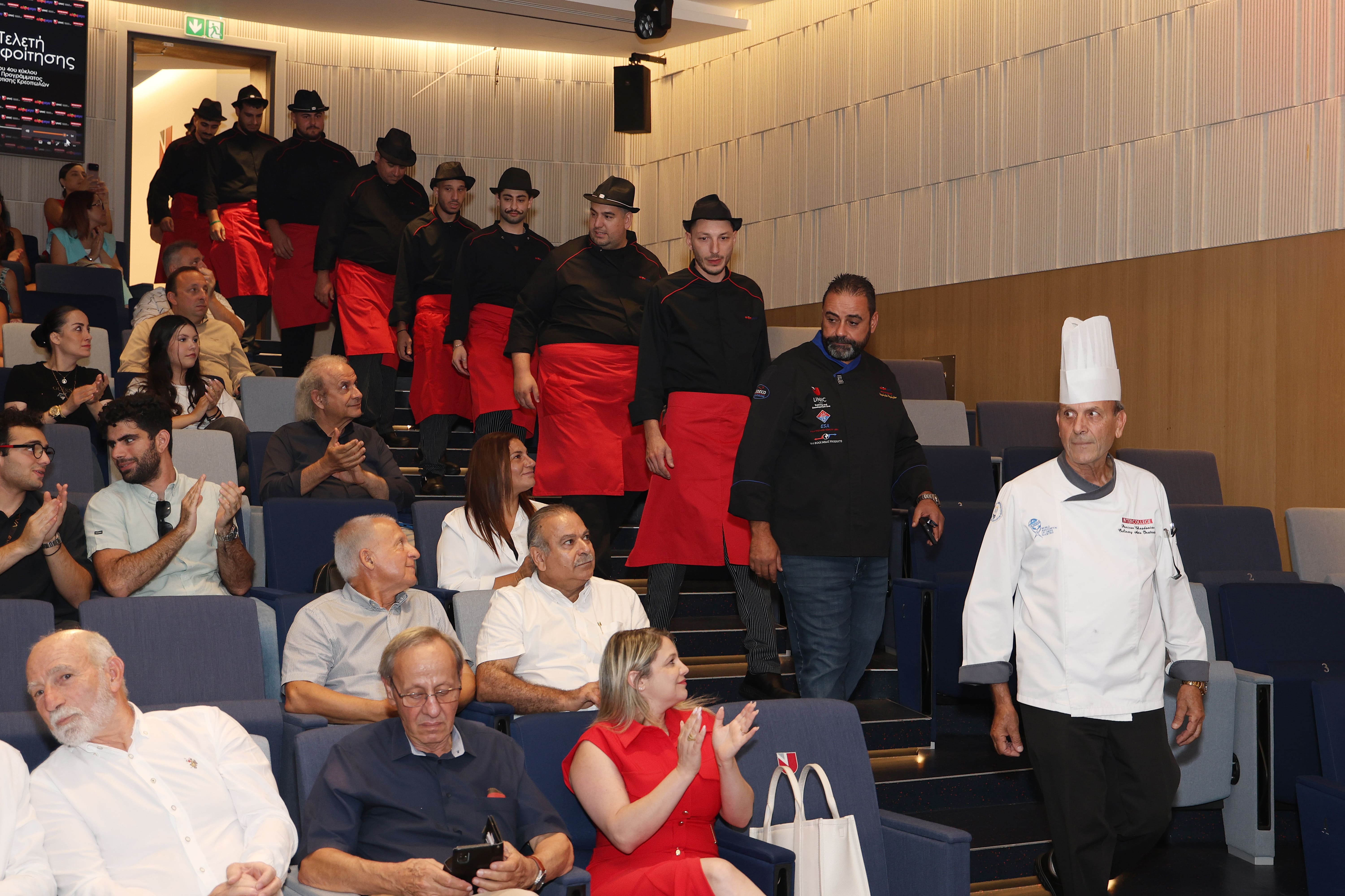 &Omicron;&iota; &Upsilon;&pi;&epsilon;&rho;&alpha;&gamma;&omicron;&rho;έ&sigmaf; &Alpha;&Lambda;&Phi;&Alpha;&Mu;&Epsilon;&Gamma;&Alpha; &epsilon;&pi;&epsilon;&nu;&delta;ύ&omicron;&upsilon;&nu; &sigma;&tau;&omicron;&upsilon;&sigmaf; &alpha;&nu;&theta;&rho;ώ&pi;&omicron;&upsilon;&sigmaf; &kappa;&alpha;&iota; &sigma;&tau;&omicron; &mu;έ&lambda;&lambda;&omicron;&nu; &tau;&omicron;&upsilon; &epsilon;&pi;&alpha;&gamma;&gamma;έ&lambda;&mu;&alpha;&tau;&omicron;&sigmaf; &tau;&omicron;&upsilon; &kappa;&rho;&epsilon;&omicron;&pi;ώ&lambda;&eta;