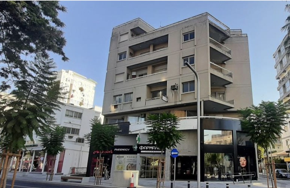 &Sigma;&tau;&omicron; &sigma;&phi;&upsilon;&rho;ί &gamma;&nu;&omega;&sigma;&tau;ό &epsilon;&mu;&pi;&omicron;&rho;&iota;&kappa;ό &kappa;&tau;ή&rho;&iota;&omicron; &sigma;&tau;&eta; &Mu;&alpha;&kappa;&alpha;&rho;ί&omicron;&upsilon; έ&nu;&alpha;&nu;&tau;&iota; &euro;5,5 &epsilon;&kappa;&alpha;&tau;.