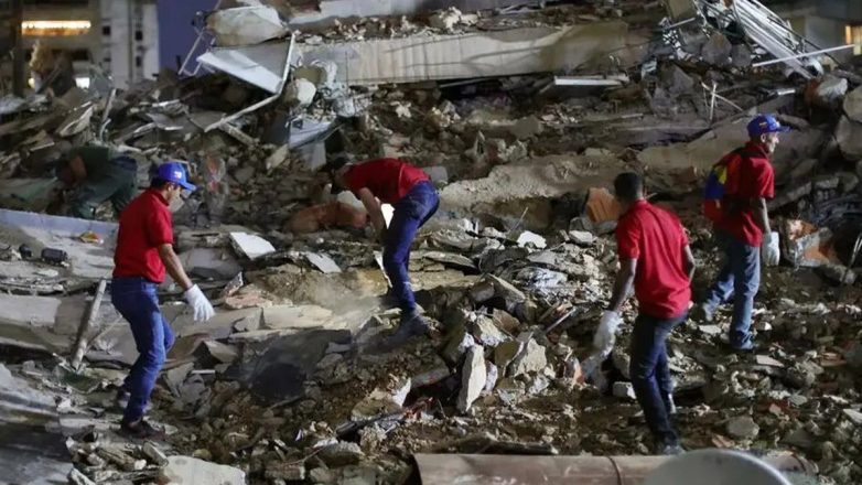 &Tau;&omicron;&upsilon;&lambda;ά&chi;&iota;&sigma;&tau;&omicron;&nu; 4.734 &omicron;&iota; &nu;&epsilon;&kappa;&rho;&omicron;ί &alpha;&pi;ό &tau;&omicron;&nu; &sigma;&epsilon;&iota;&sigma;&mu;ό &sigma;&tau;&eta; &Beta;&epsilon;&nu;&epsilon;&zeta;&omicron;&upsilon;έ&lambda;&alpha;