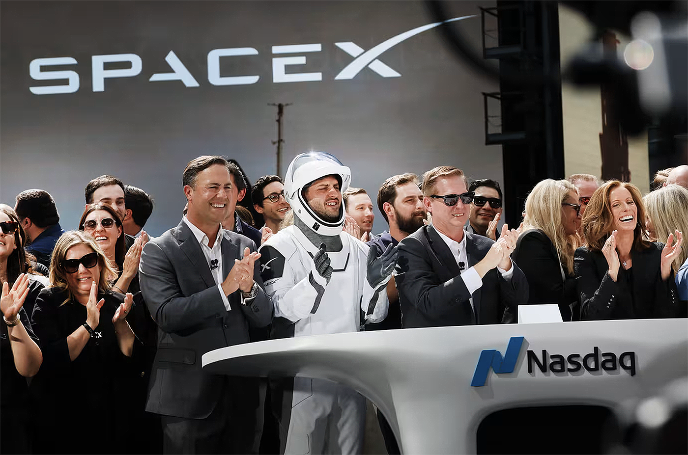 SpaceX: &Eta; &pi;&rho;ώ&tau;&eta; &mu;&epsilon;&gamma;ά&lambda;&eta; &laquo;&pi;&rho;&omicron;&sigma;&gamma;&epsilon;ί&omega;&sigma;&eta;&raquo; &sigma;&tau;&omicron; &chi;&rho;&eta;&mu;&alpha;&tau;&iota;&sigma;&tau;ή&rho;&iota;&omicron; &pi;&rho;&iota;&nu; &alpha;&pi;ό &tau;&eta; &nu;έ&alpha; &epsilon;&kappa;&tau;ό&xi;&epsilon;&upsilon;&sigma;&eta; &tau;&omicron;&upsilon; Starship