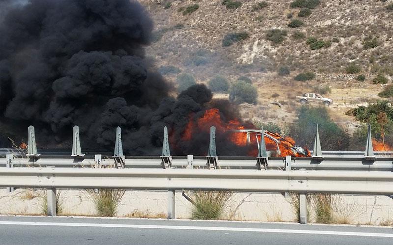 &Sigma;ύ&gamma;&kappa;&rho;&omicron;&upsilon;&sigma;&eta; &tau;&rho;&iota;ώ&nu; &alpha;&upsilon;&tau;&omicron;&kappa;&iota;&nu;ή&tau;&omega;&nu; &mu;&epsilon; &delta;ύ&omicron; &tau;&rho;&alpha;&upsilon;&mu;&alpha;&tau;ί&epsilon;&sigmaf; έ&xi;&omega; &alpha;&pi;ό &tau;&omicron; &Gamma;&Nu; &Lambda;&epsilon;&upsilon;&kappa;&omega;&sigma;ί&alpha;&sigmaf; - &Pi;ή&rho;&alpha;&nu; &phi;&omega;&tau;&iota;ά &delta;ύ&omicron; &alpha;&pi;ό &alpha;&upsilon;&tau;ά