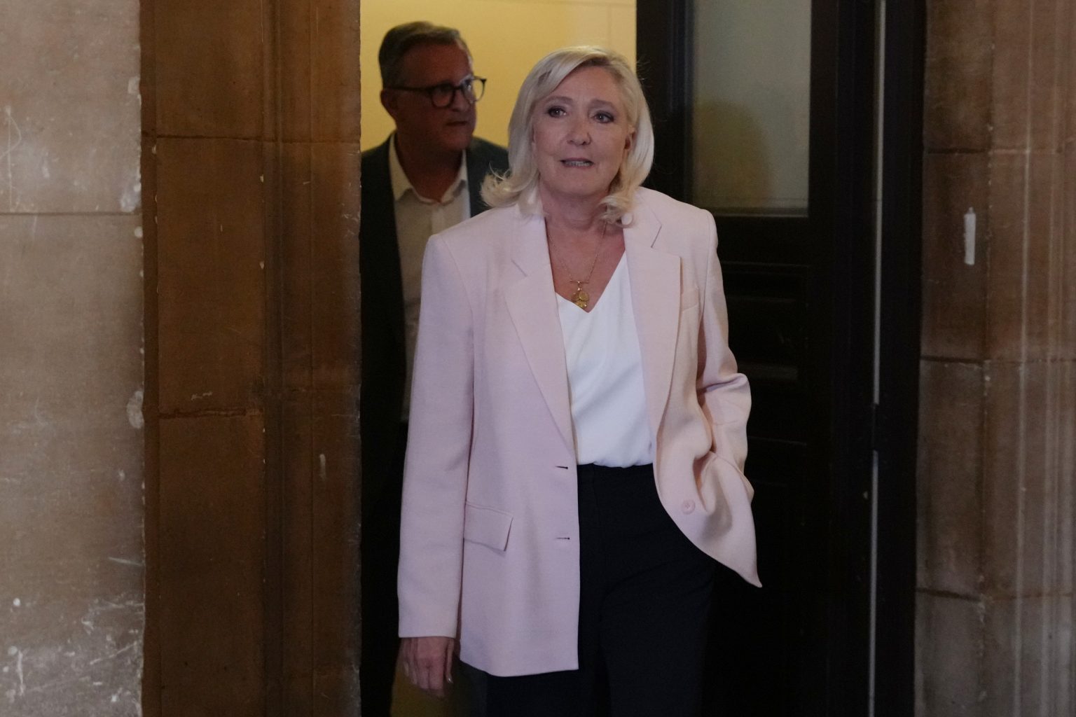 &Gamma;&alpha;&lambda;&lambda;ί&alpha;: Έ&nu;&omicron;&chi;&eta; &eta; &Lambda;&epsilon;&pi;έ&nu; &gamma;&iota;&alpha; &kappa;&alpha;&tau;ά&chi;&rho;&eta;&sigma;&eta; &epsilon;&upsilon;&rho;&omega;&pi;&alpha;ϊ&kappa;ώ&nu; &kappa;&omicron;&nu;&delta;&upsilon;&lambda;ί&omega;&nu; - &Alpha;&beta;έ&beta;&alpha;&iota;&eta; &eta; &upsilon;&pi;&omicron;&psi;&eta;&phi;&iota;ό&tau;&eta;&tau;ά &sigma;&tau;&iota;&sigmaf; &pi;&rho;&omicron;&epsilon;&delta;&rho;&iota;&kappa;έ&sigmaf; &epsilon;&kappa;&lambda;&omicron;&gamma;έ&sigmaf;