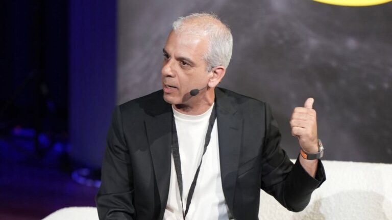 &Chi; &sigma;&tau;&eta;&nu; &sigma;&tau;&rho;&alpha;&tau;&eta;&gamma;&iota;&kappa;ή &gamma;&iota;&alpha; Al &alpha;&pi;ό &tau;&omicron;&nu; &epsilon;&pi;&iota;&kappa;&epsilon;&phi;&alpha;&lambda;ή&sigmaf; &tau;&omicron;&upsilon; shadow cabinet &tau;&omicron;&upsilon; &Delta;&Eta;&Sigma;&Upsilon;