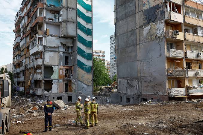 &Eta;&mu;έ&rho;&alpha; &pi;έ&nu;&theta;&omicron;&upsilon;&sigmaf; &sigma;&tau;&omicron; &Kappa;ί&epsilon;&beta;&omicron; &mu;&epsilon;&tau;ά &tau;&eta; &phi;&omicron;&nu;&iota;&kappa;ό&tau;&epsilon;&rho;&eta; &rho;&omega;&sigma;&iota;&kappa;ή &epsilon;&pi;ί&theta;&epsilon;&sigma;&eta; &epsilon;&nu;&alpha;&nu;&tau;ί&omicron;&nu; &tau;&eta;&sigmaf; &pi;&rho;&omega;&tau;&epsilon;ύ&omicron;&upsilon;&sigma;&alpha;&sigmaf; &mu;&epsilon; 30 &nu;&epsilon;&kappa;&rho;&omicron;ύ&sigmaf;