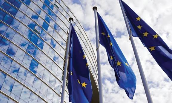 &Epsilon;&Epsilon;: &Alpha;&delta;&iota;έ&xi;&omicron;&delta;&omicron; &gamma;&iota;&alpha; &nu;έ&epsilon;&sigmaf; &kappa;&upsilon;&rho;ώ&sigma;&epsilon;&iota;&sigmaf; &kappa;&alpha;&tau;ά &tau;&eta;&sigmaf; &Rho;&omega;&sigma;ί&alpha;&sigmaf; &kappa;&alpha;&iota; &tau;&omega;&nu; &iota;&sigma;&rho;&alpha;&eta;&lambda;&iota;&nu;ώ&nu; &epsilon;&pi;&omicron;&iota;&kappa;&iota;&sigma;&mu;ώ&nu;