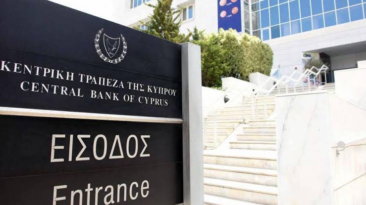 &Sigma;&tau;&omicron; &laquo;&mu;&iota;&kappa;&rho;&omicron;&sigma;&kappa;ό&pi;&iota;&omicron;&raquo; &sigma;&upsilon;&mu;&beta;&omicron;ύ&lambda;&omega;&nu; HR &eta; &Kappa;&epsilon;&nu;&tau;&rho;&iota;&kappa;ή &Tau;&rho;ά&pi;&epsilon;&zeta;&alpha; &tau;&eta;&sigmaf; &Kappa;ύ&pi;&rho;&omicron;&upsilon;