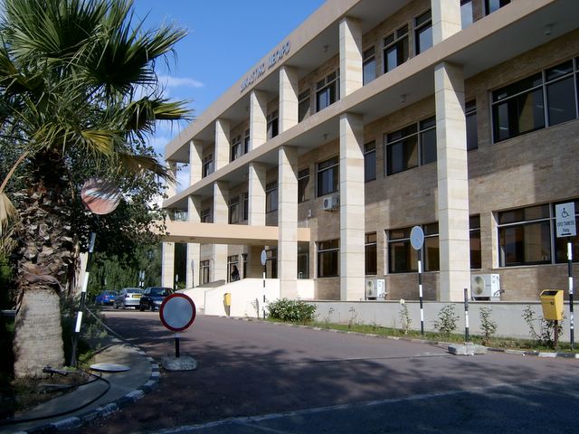 &Lambda;ά&rho;&nu;&alpha;&kappa;&alpha;: &Omicron;&kappa;&tau;&alpha;ή&mu;&epsilon;&rho;&eta; &pi;&rho;&omicron;&sigma;&omega;&pi;&omicron;&kappa;&rho;ά&tau;&eta;&sigma;&eta; &sigma;&tau;&omicron;&nu; 57&chi;&rho;&omicron;&nu;&omicron; &gamma;&iota;&alpha; &upsilon;&pi;ό&theta;&epsilon;&sigma;&eta; &omicron;&rho;&gamma;&alpha;&nu;&omega;&mu;έ&nu;&omicron;&upsilon; &epsilon;&gamma;&kappa;&lambda;ή&mu;&alpha;&tau;&omicron;&sigmaf;