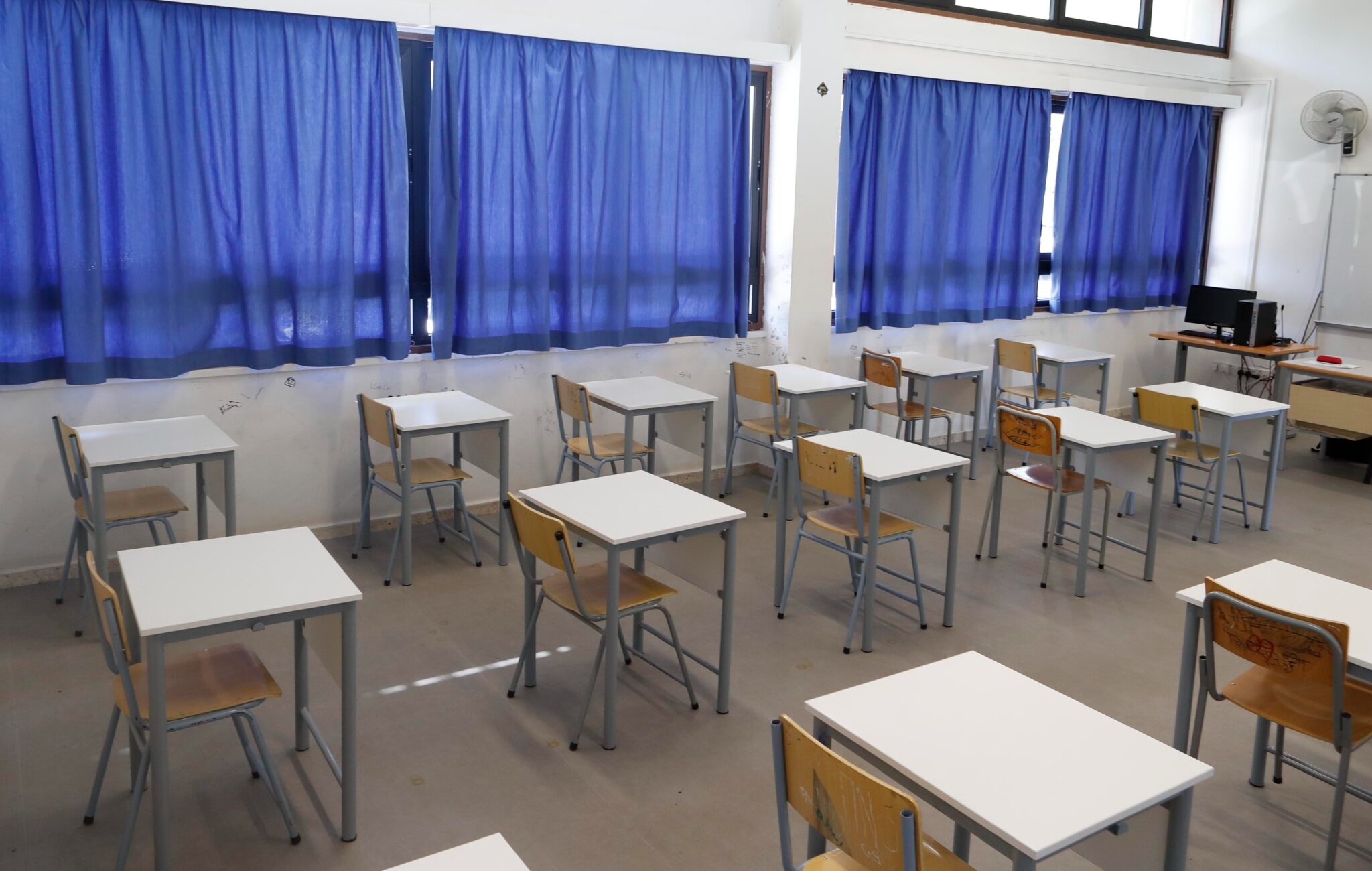 &Delta;&eta;&mu;ό&sigma;&iota;&alpha; &sigma;&chi;&omicron;&lambda;&epsilon;ί&alpha;: &Alpha;&upsilon;&sigma;&tau;&eta;&rho;&omicron;ί &mu;&epsilon; &tau;&omicron;&upsilon;&sigmaf; &iota;&delta;&iota;ώ&tau;&epsilon;&sigmaf;, &chi;&alpha;&lambda;&alpha;&rho;&omicron;ί &mu;&epsilon; &tau;&alpha; &delta;&iota;&kappa;ά &mu;&alpha;&sigmaf;;