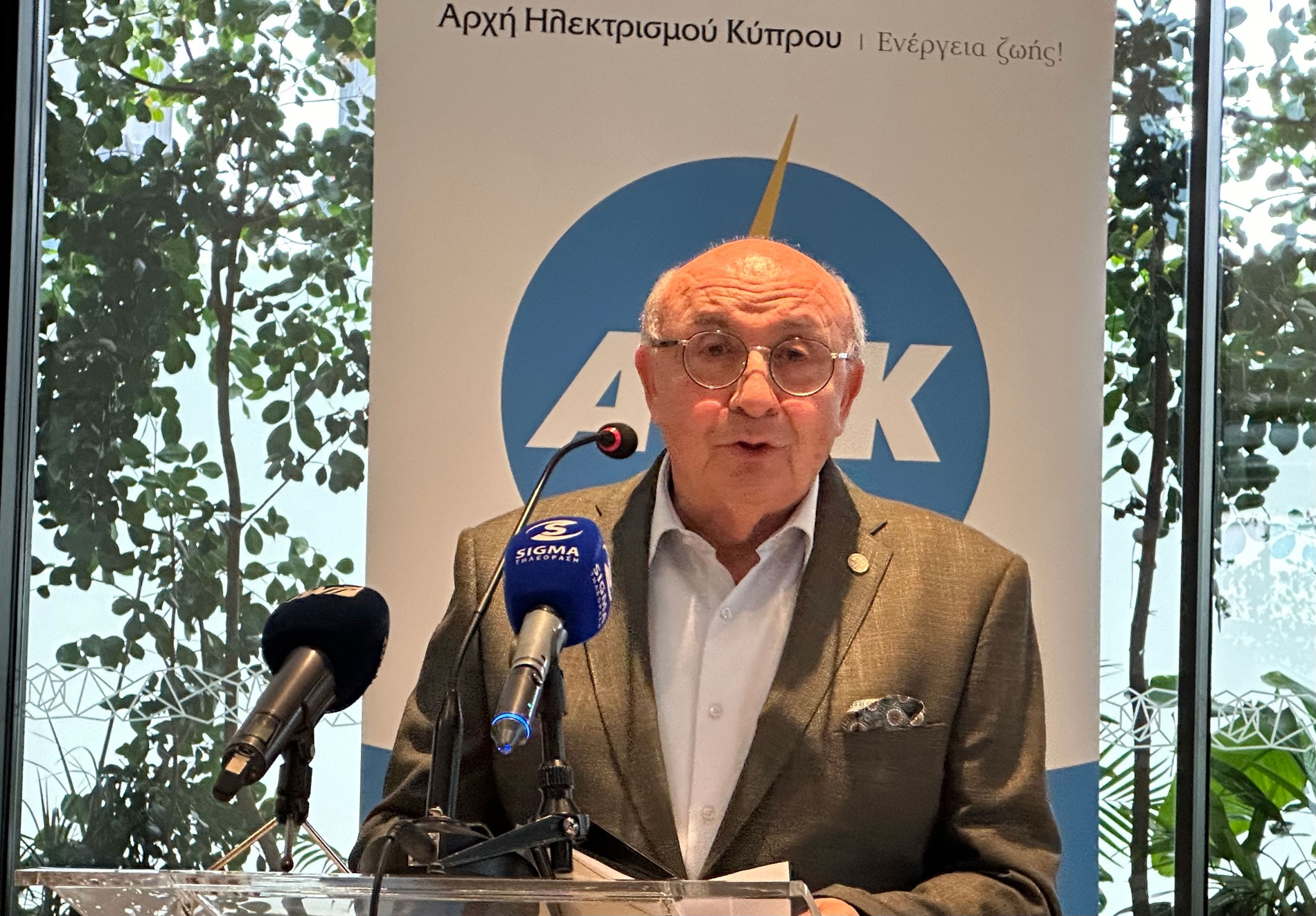 &Pi;&rho;ό&epsilon;&delta;&rho;&omicron;&sigmaf; &Alpha;&Eta;&Kappa;: &Nu;έ&alpha; &sigma;ύ&sigma;&kappa;&epsilon;&psi;&eta; &sigma;&epsilon; 15 &mu;έ&rho;&epsilon;&sigmaf; &mu;&epsilon; &sigma;&tau;ό&chi;&omicron; &tau;&eta; &mu;&epsilon;ί&omega;&sigma;&eta; &tau;&omicron;&upsilon; &rho;&epsilon;ύ&mu;&alpha;&tau;&omicron;&sigmaf;