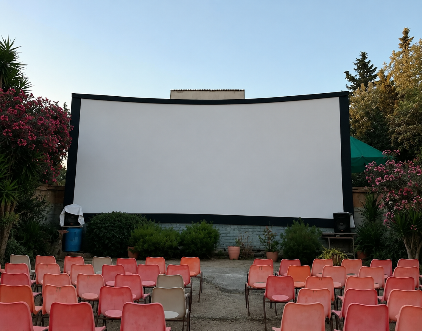 &Tau;&omicron; &Pi;&iota;&tau;&sigma;ό&mu;&pi;&alpha;&rho;&omicron; &pi;ά&epsilon;&iota;... &sigma;&iota;&nu;&epsilon;&mu;ά &mu;&epsilon; &pi;&rho;&omicron;&beta;&omicron;&lambda;ή &tau;&omicron;&upsilon; &laquo;Mamma Mia!&raquo; &sigma;&tau;&eta;&nu; &Epsilon;&pi;&iota;&sigma;&kappa;&omicron;&pi;ή
