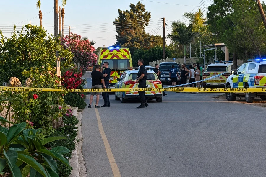 Έ&nu;&omega;&sigma;&eta; &Sigma;&upsilon;&nu;&tau;&alpha;&kappa;&tau;ώ&nu;: &Pi;&upsilon;&rho;ά &kappa;&alpha;&tau;ά &delta;&iota;&kappa;&alpha;&sigma;&tau;ή &tau;&omega;&nu; &Beta;&rho;&epsilon;&tau;&alpha;&nu;&iota;&kappa;ώ&nu; &Beta;ά&sigma;&epsilon;&omega;&nu; &gamma;&iota;&alpha; &alpha;&pi;&epsilon;&iota;&lambda;έ&sigmaf; &kappa;&alpha;&tau;ά &delta;&eta;&mu;&omicron;&sigma;&iota;&omicron;&gamma;&rho;ά&phi;&omega;&nu;