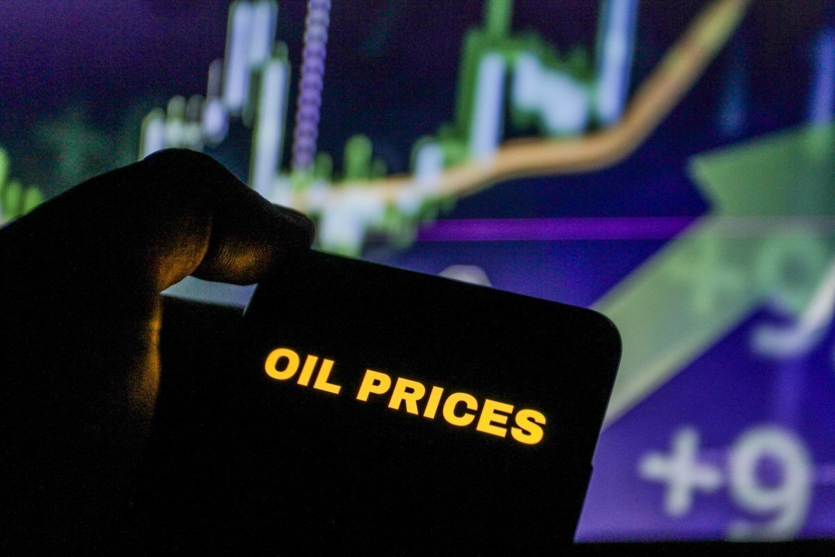 &Pi;&epsilon;&tau;&rho;έ&lambda;&alpha;&iota;&omicron;: Brent &kappa;&alpha;&iota; WTI &sigma;&epsilon; ά&nu;&omicron;&delta;&omicron; &mu;&epsilon;&tau;ά &tau;&alpha; &nu;έ&alpha; &pi;&lambda;ή&gamma;&mu;&alpha;&tau;&alpha; &sigma;&epsilon; &pi;&lambda;&omicron;ί&alpha; &sigma;&tau;&omicron; &Omicron;&rho;&mu;&omicron;ύ&zeta;