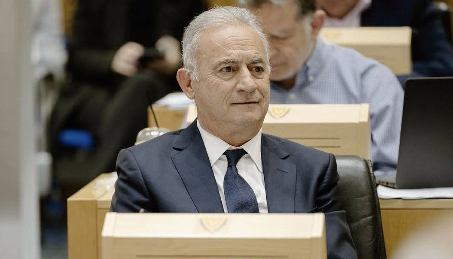 &Alpha;&beta;έ&rho;&omega;&phi;: &laquo;&Kappa;&alpha;&lambda;ό &mu;ή&nu;&alpha;, &omicron; &Theta;&epsilon;ό&sigmaf; &mu;&alpha;&zeta;ί &mu;&alpha;&sigmaf;&hellip;&raquo;