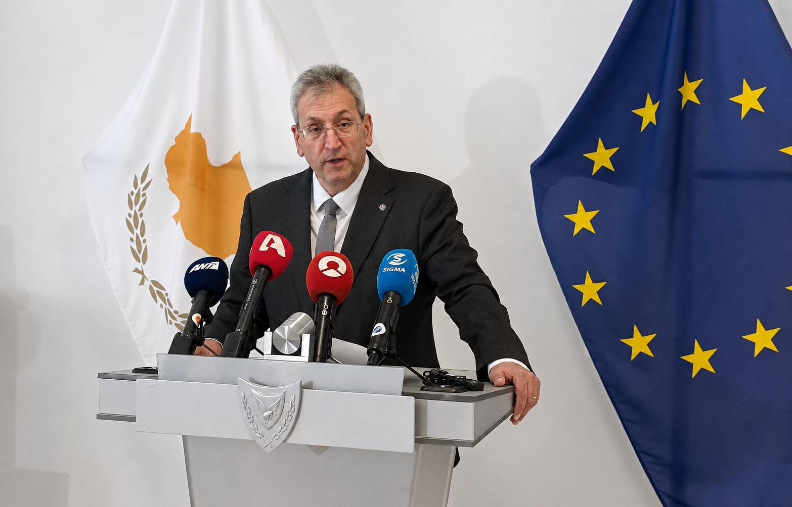 &Mu;&omicron;&upsilon;&sigma;&iota;&omicron;ύ&tau;&tau;&alpha;&sigmaf;: &Epsilon;&pi;&iota;&beta;&epsilon;&beta;&lambda;&eta;&mu;έ&nu;&eta; &eta; &sigma;&upsilon;&nu;&tau;&alpha;&xi;&iota;&omicron;&delta;&omicron;&tau;&iota;&kappa;ή &mu;&epsilon;&tau;&alpha;&rho;&rho;ύ&theta;&mu;&iota;&sigma;&eta;