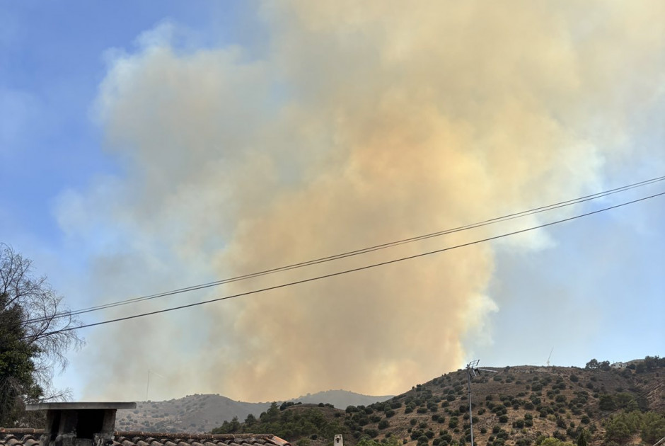 &Epsilon;&Omicron;&Alpha; &Alpha;&mu;&mu;&omicron;&chi;ώ&sigma;&tau;&omicron;&upsilon;: &Nu;έ&alpha; &sigma;&upsilon;&nu;&epsilon;&rho;&gamma;&alpha;&sigma;ί&alpha; &gamma;&iota;&alpha; &pi;&rho;ό&lambda;&eta;&psi;&eta; &pi;&upsilon;&rho;&kappa;&alpha;&gamma;&iota;ώ&nu; &mu;&epsilon; &tau;&eta; &beta;&omicron;ή&theta;&epsilon;&iota;&alpha; &tau;&eta;&sigmaf; &Tau;&Nu;