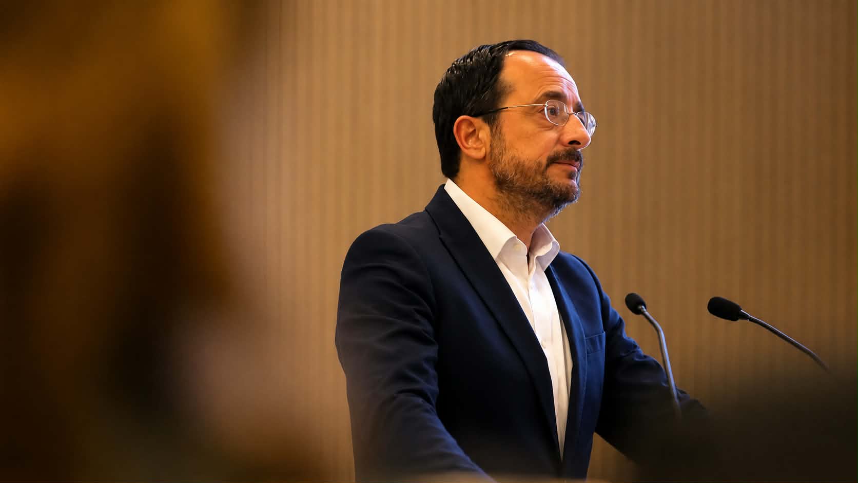 &Eta; &sigma;&upsilon;&nu;έ&nu;&tau;&epsilon;&upsilon;&xi;&eta; &kappa;&alpha;&iota; &tau;&alpha; &mu;&eta;&nu;ύ&mu;&alpha;&tau;ά &tau;&eta;&sigmaf;: &Sigma;&tau;&omicron; &Kappa;&upsilon;&pi;&rho;&iota;&alpha;&kappa;ό &tau;&omicron; &beta;ά&rho;&omicron;&sigmaf; &Chi;&rho;&iota;&sigma;&tau;&omicron;&delta;&omicron;&upsilon;&lambda;ί&delta;&eta;