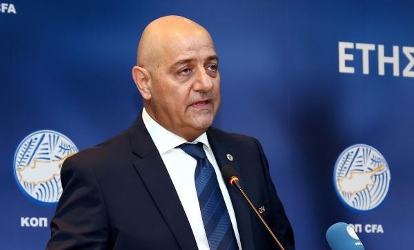 &Chi;. &Lambda;&omicron;ϊ&zeta;ί&delta;&eta;&sigmaf;: &Mu;&epsilon; &pi;&alpha;&rho;έ&mu;&beta;&alpha;&sigma;&eta; &Kappa;&Omicron;&Pi; &eta; &alpha;&kappa;ύ&rho;&omega;&sigma;&eta; &tau;&omicron;&upsilon; &Kappa;&alpha;&mu;&pi; &tau;&eta;&sigmaf; &Mu;&pi;&alpha;&rho;&tau;&sigma;&epsilon;&lambda;ό&nu;&alpha; &sigma;&tau;&alpha; &kappa;&alpha;&tau;&epsilon;&chi;ό&mu;&epsilon;&nu;&alpha;