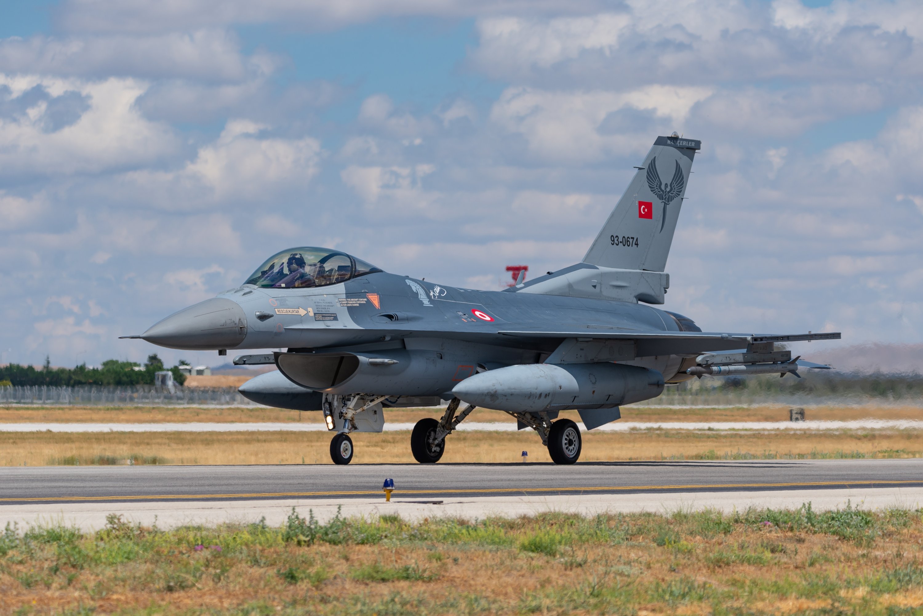 &Tau;&omicron;&upsilon;&rho;&kappa;ί&alpha;: &Sigma;&upsilon;&nu;&epsilon;&tau;&rho;ί&beta;&eta; &mu;&alpha;&chi;&eta;&tau;&iota;&kappa;ό F-16 &kappa;&alpha;&tau;ά &tau;&eta; &delta;&iota;ά&rho;&kappa;&epsilon;&iota;&alpha; &epsilon;&kappa;&pi;&alpha;&iota;&delta;&epsilon;&upsilon;&tau;&iota;&kappa;ή&sigmaf; &pi;&tau;ή&sigma;&eta;&sigmaf;