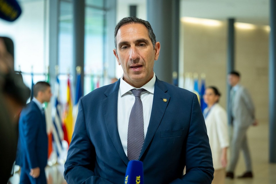 Έ&lambda;&lambda;&epsilon;&iota;&psi;&eta; &nu;&alpha;&upsilon;&alpha;&gamma;&omicron;&sigma;&omega;&sigma;&tau;ώ&nu; &beta;&lambda;έ&pi;&epsilon;&iota; &omicron; &Upsilon;&Pi;&Epsilon;&Sigma; &gamma;&iota;&alpha; &tau;&eta;&nu; &upsilon;&pi;&omicron;&sigma;&tau;&epsilon;&lambda;έ&chi;&omega;&sigma;&eta; &sigma;&tau;&eta; &Omicron;&rho;ό&kappa;&lambda;&iota;&nu;&eta; &ndash; &Eta; &alpha;&pi;ά&nu;&tau;&eta;&sigma;ή &tau;&omicron;&upsilon; &pi;&rho;&omicron;&sigmaf; &tau;&eta; &Beta;&omicron;&upsilon;&lambda;ή