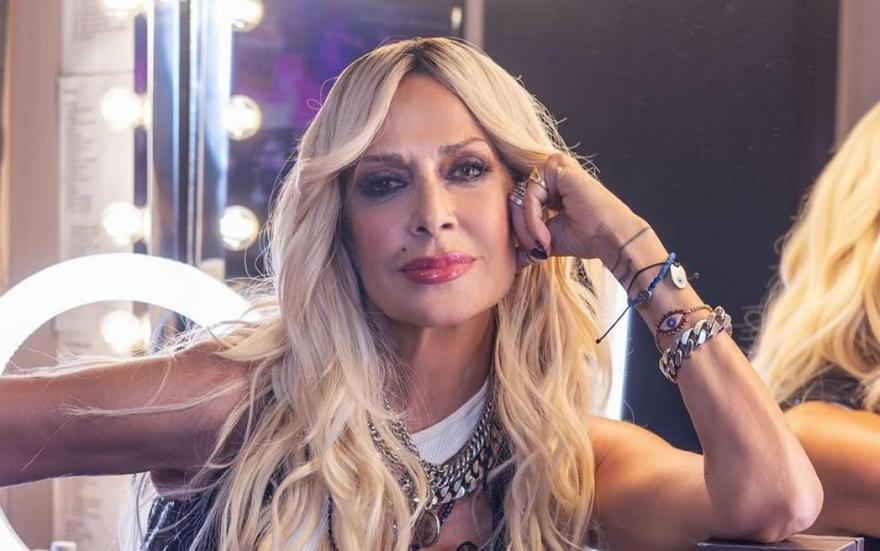 Ά&nu;&nu;&alpha; &Beta;ί&sigma;&sigma;&eta;: &Eta; &alpha;&nu;&tau;ί&delta;&rho;&alpha;&sigma;ή &tau;&eta;&sigmaf; ό&tau;&alpha;&nu; &tau;&eta;&nu; &epsilon;&nu;&tau;ό&pi;&iota;&sigma;&alpha;&nu; &Kappa;ύ&pi;&rho;&iota;&epsilon;&sigmaf; &tau;&omicron;&upsilon;&rho;ί&sigma;&tau;&epsilon;&sigmaf; &sigma;&epsilon; &pi;&omicron;&lambda;&upsilon;&tau;&epsilon;&lambda;έ&sigmaf; &sigma;&kappa;ά&phi;&omicron;&sigmaf; &sigma;&tau;&omicron; &Alpha;&mu;ά&lambda;&phi;&iota; (&Beta;ί&nu;&tau;&epsilon;&omicron;)
